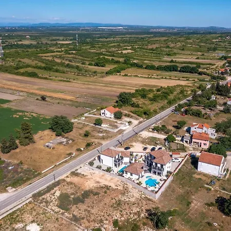Dalmatinac & Dalmatinka Villa